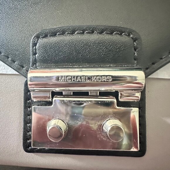 NWT - MICHAEL KORS Sloan Black/Gray Leather Envelope Crossbody Bag - Picture 3 of 6